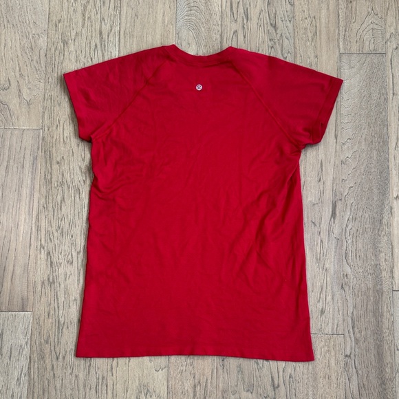 Lululemon Swiftly Tech Short Sleeve 2.0 Size 12 Hip Length Dark Red - Picture 8 of 8